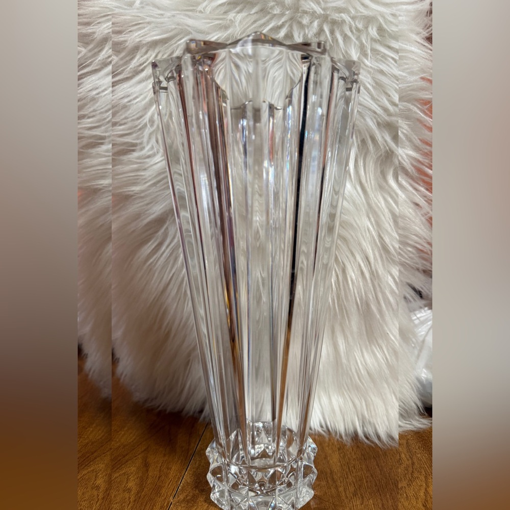 Blossom
by ROSENTHAL Elegant Clear Glass Flower Vase